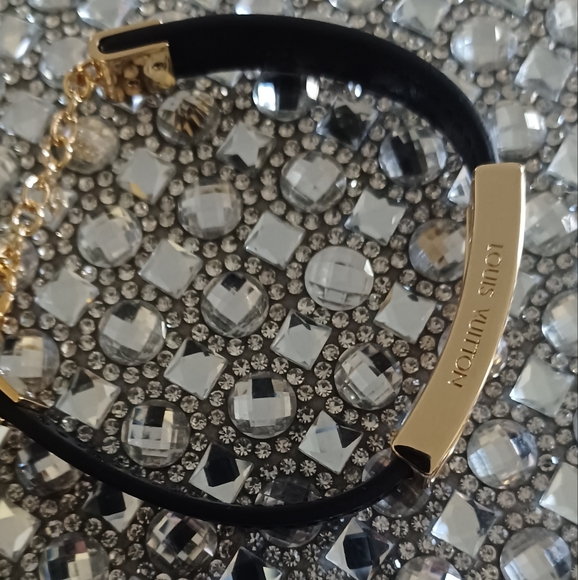 Authentic Louis Vuitton - Picture 4 of 7